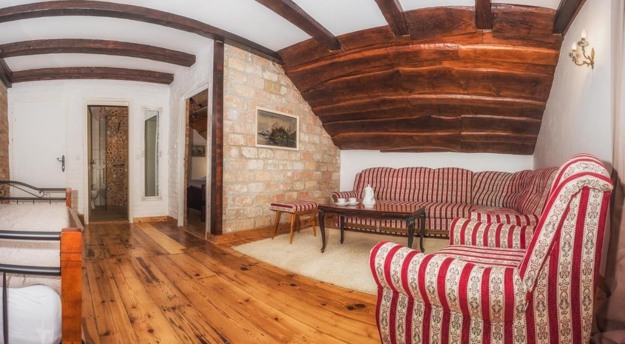 Tri Mudraca Inn Karanac Cameră foto